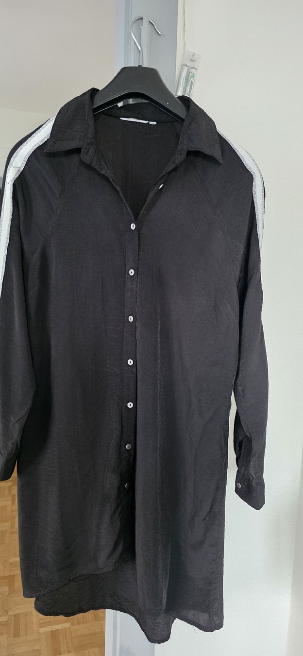 Camicette: Chemise longue noire – Usato da Yverdon-les-Bains venduto da van_dq65