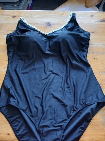 1 costume de bain dame.Neuf.Taille56