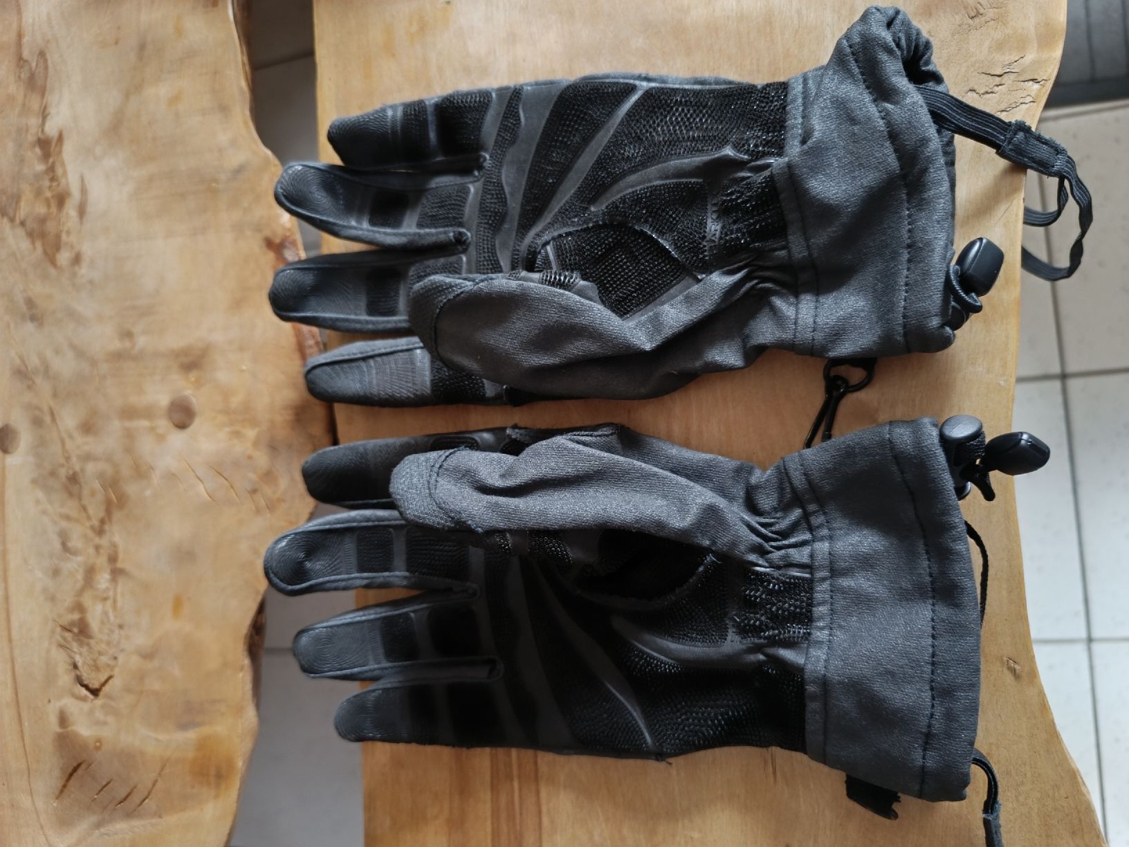 Armée suisse Gants & mitaines : Einsatzhandschuhe Schweizer Armee – Neuf (Voir description) à Ottikon par PiloniFive 1