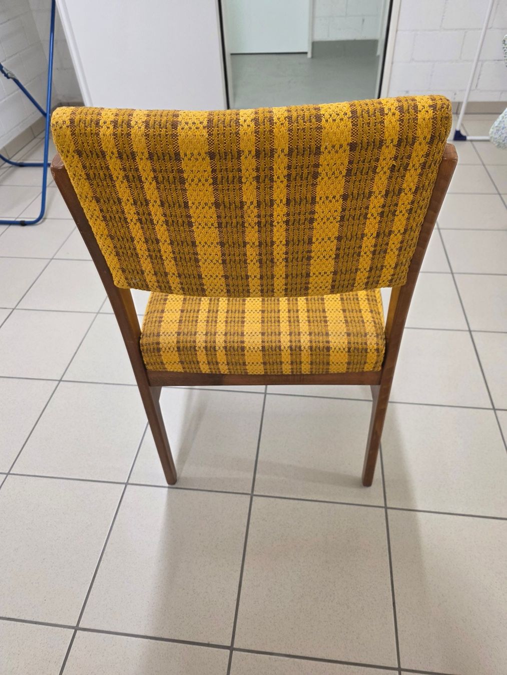 Chaises: 6 Esszimmerstühle – D'occasion à Buchs ZH par 1948Mustermann 1