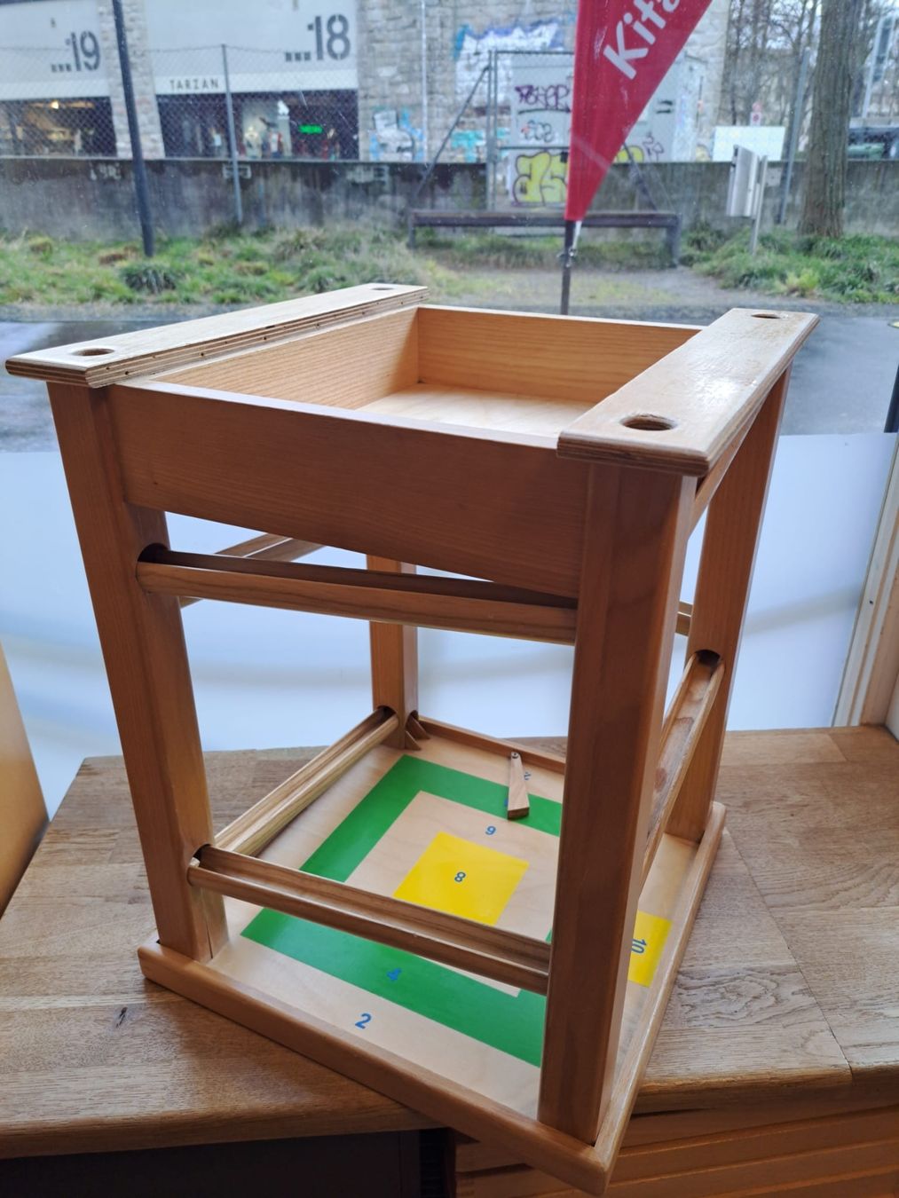 Jouets: Kugelbahn aus Holz mit 4 Eingängen – D'occasion à Dübendorf par Cocochala8