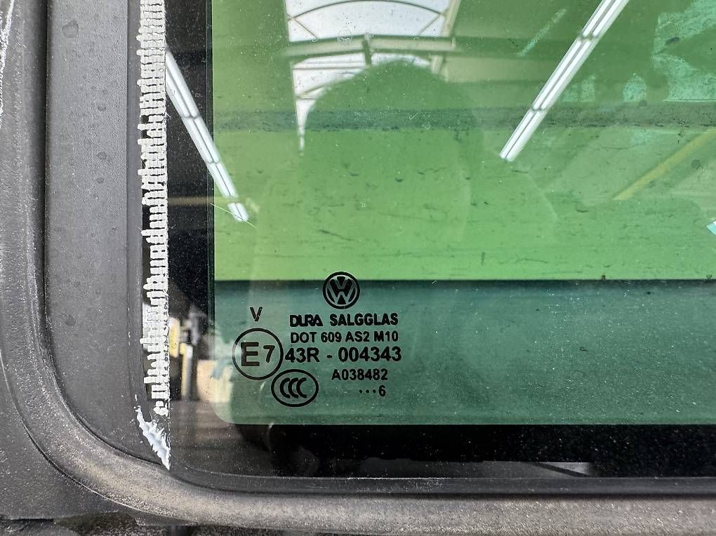 Volkswagen Alle Autoersatzteile: VW T6 Scheibentür Rechts Fenster – Gebraucht aus Feuerthalen von GuterPreis. 1