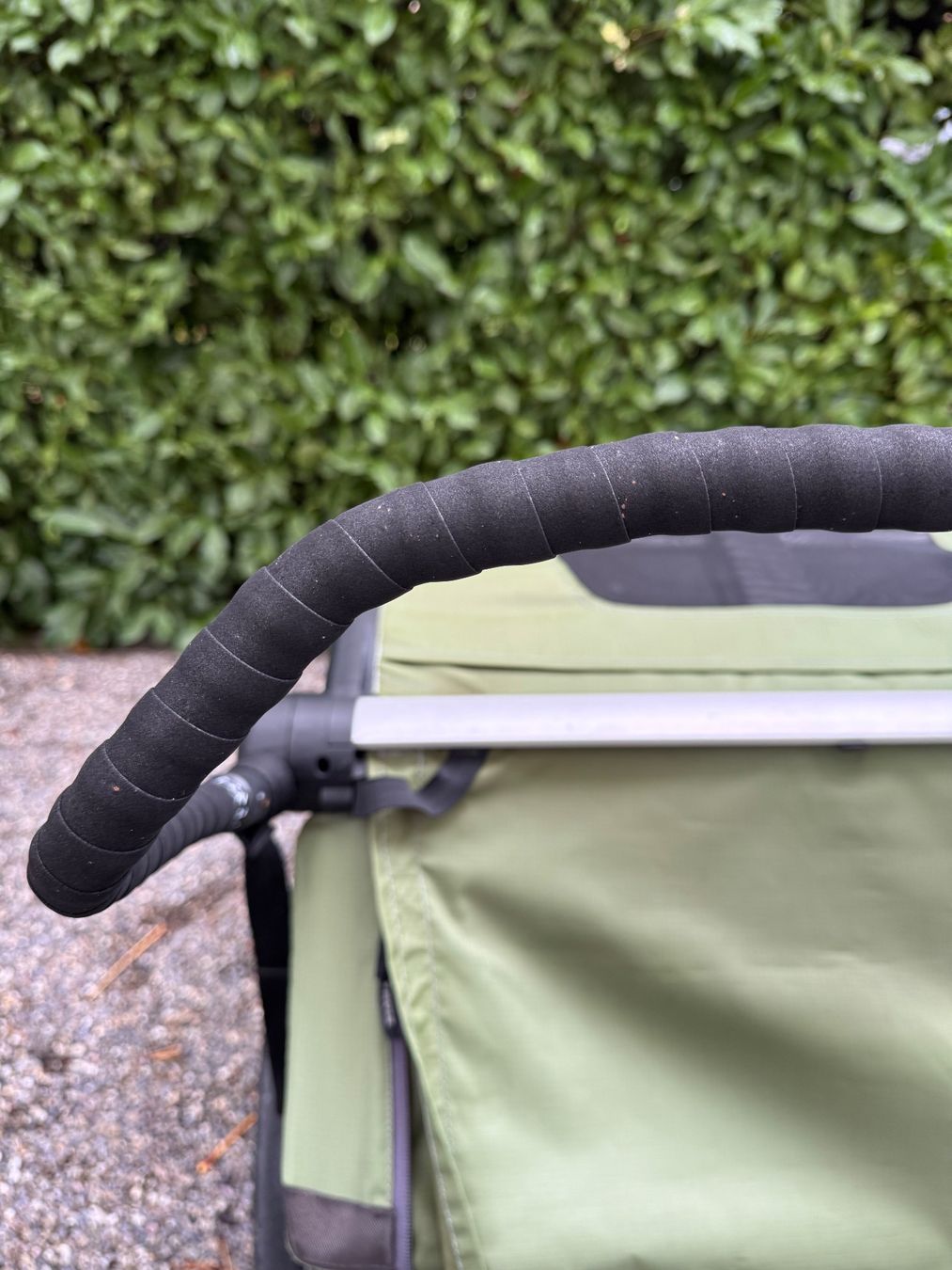 Thule Rimorchi: Thule Chariot CAB 2 olive/green – Usato da Adliswil venduto da M.Lau 5