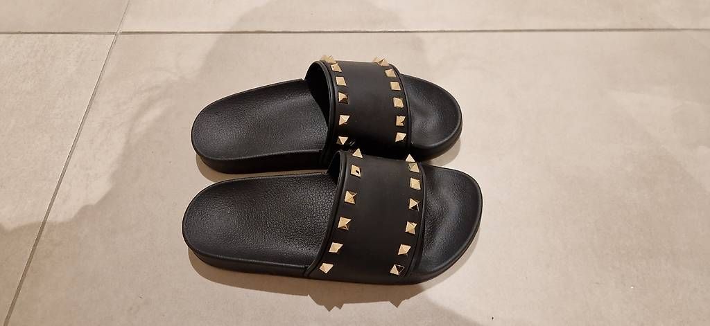 Scarpe da donna: Badeschlarpen 1x getragen Gr. 36 – Usato da Plons venduto da fra_8cp5