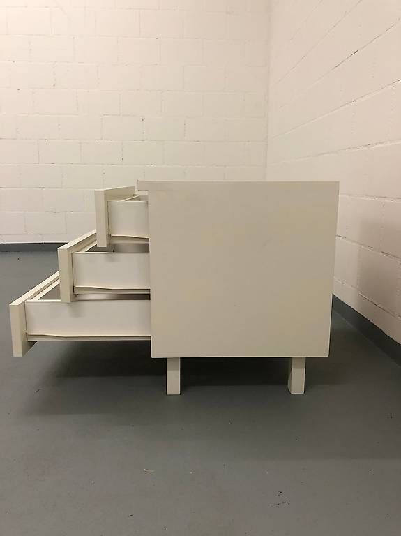 Nachttische: Nachttisch / Table de chevet – Gebraucht aus Balsthal von Phipo8 1