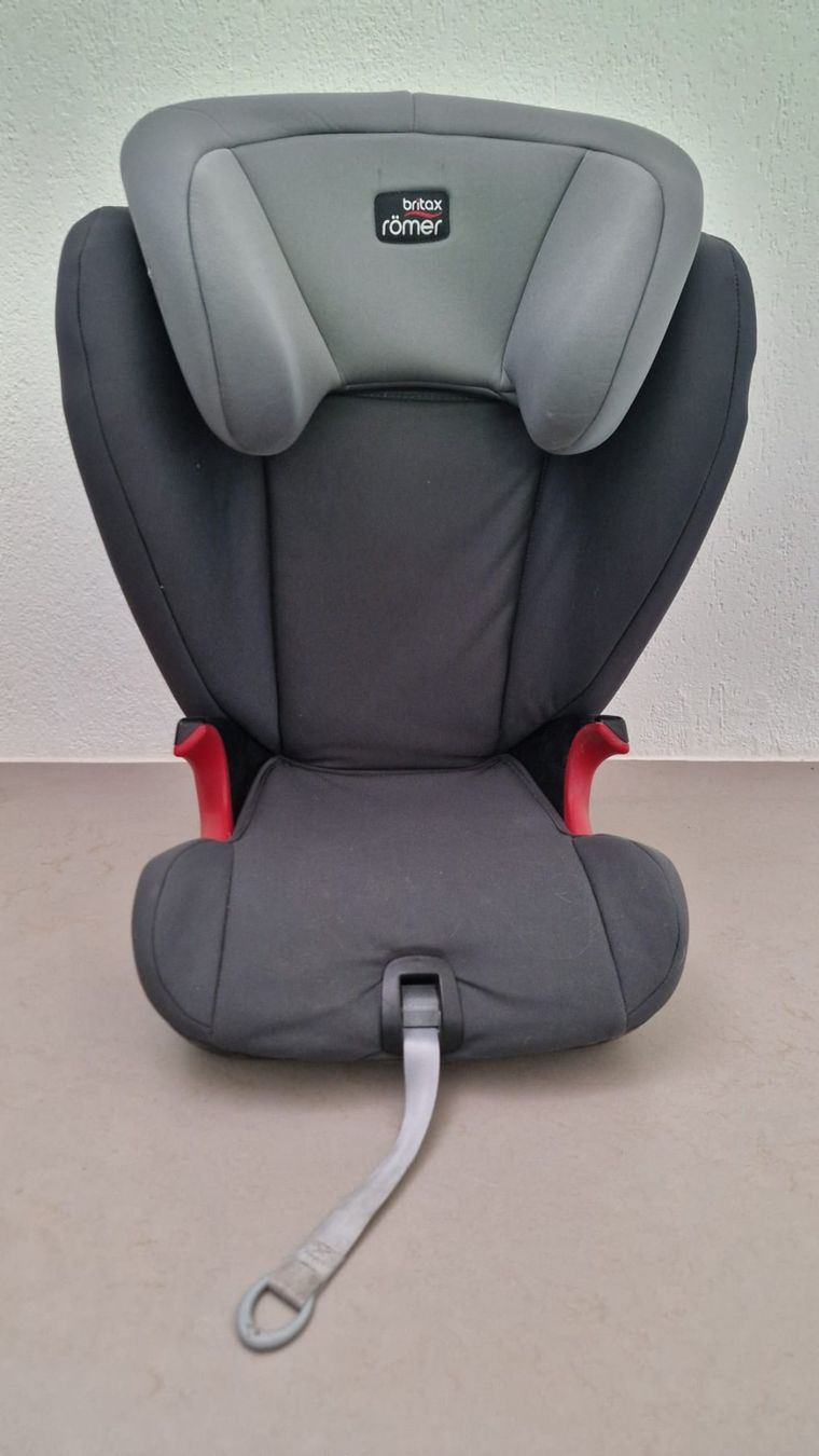 Britax Römer Seggiolini per auto: Britax Römer Kindersitz KIDFIX SL – Usato da Killwangen venduto da FamilieRudaz