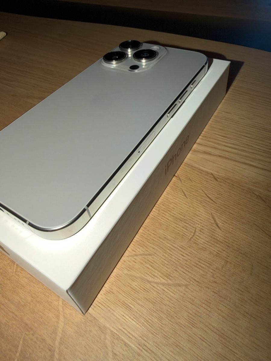 Apple Telefoni cellulari / Smartphones: iPhone 16 Pro 128GB – Usato da Steffisburg venduto da Newcomer666 3