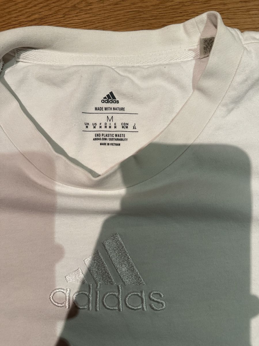 Adidas T-Shirts: Weisses Adidas T-Shirt Gr. M – Gebraucht aus Basel von Oloir 2