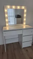 Schminktisch mit Licht