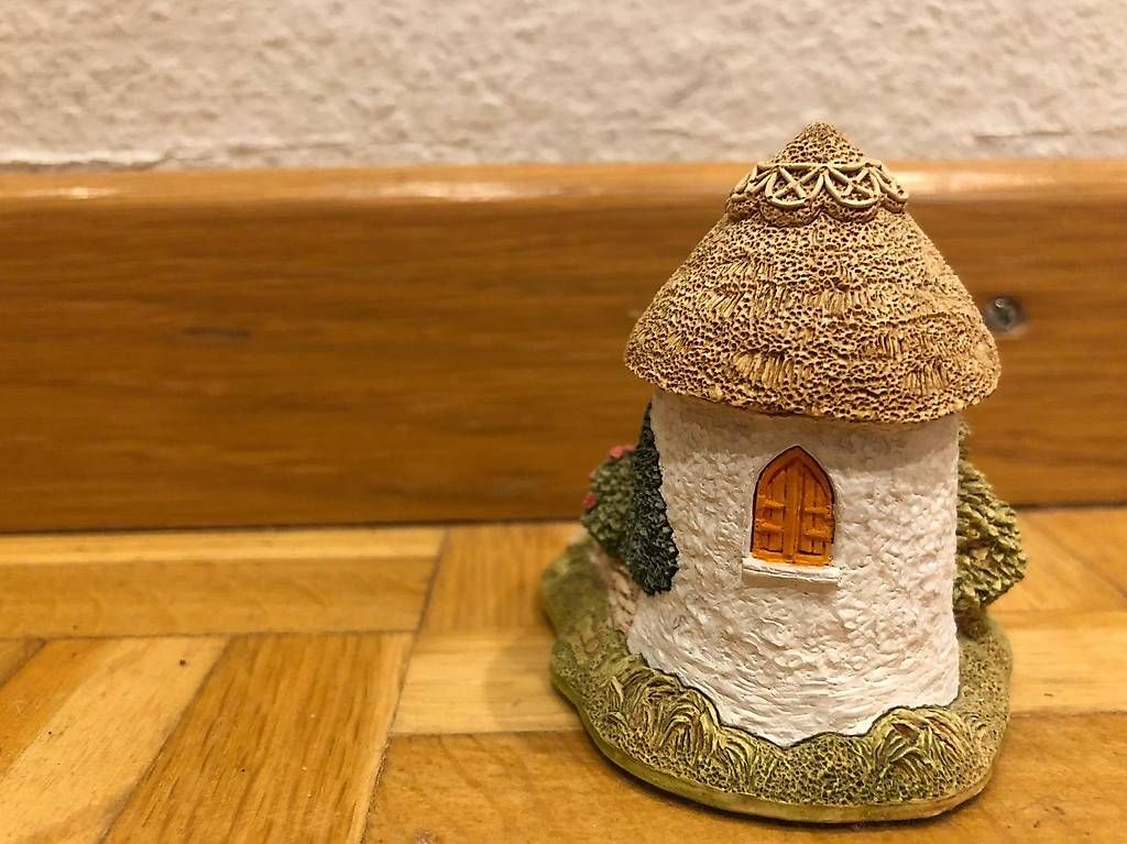 Statuette: Lilliput Lane "Thimble Cottage" – Usato da St. Gallen venduto da Lilie70 2