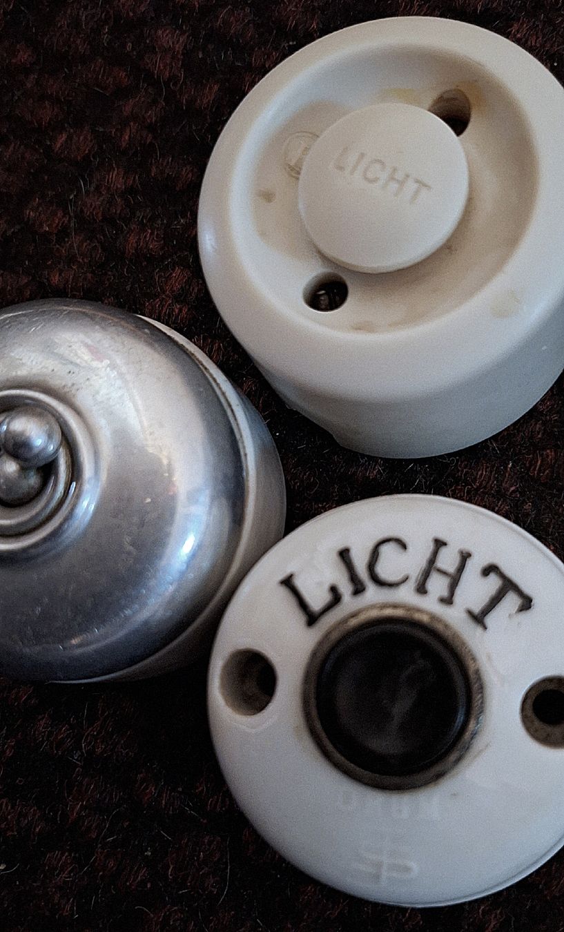 Interruttori: 3x Antike Lichtschalter Keramik Metall  – Usato da Emmenbrücke venduto da abu_9mj8