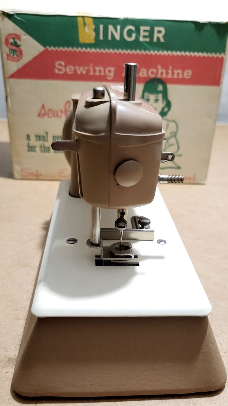 Jouets: Singer 40k Sewing Machine – D'occasion à Montet (Glâne) par Koada2 3