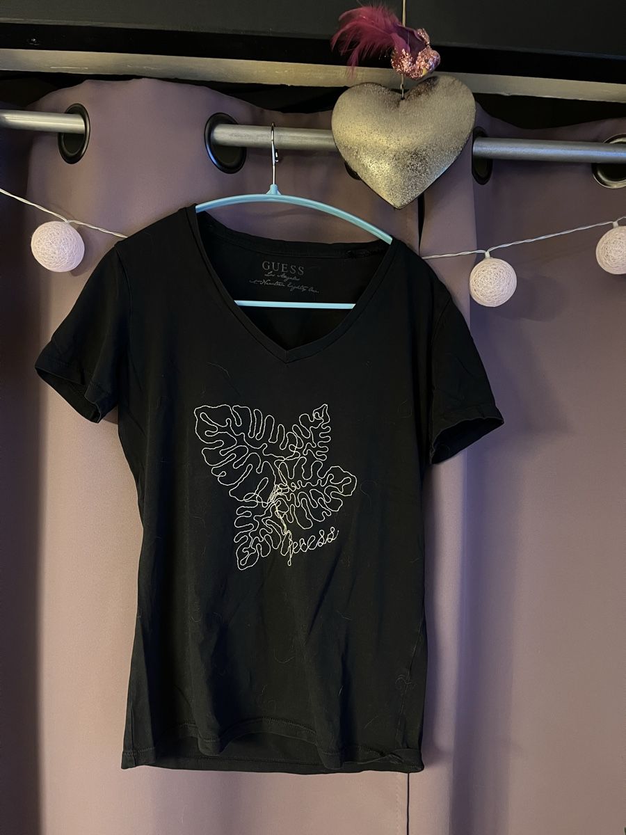 Guess T-shirts: Guess S – D'occasion à Saxon par Marine11
