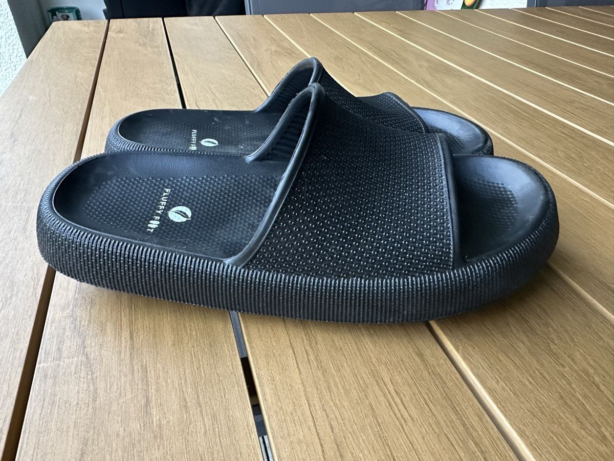 Herrenschuhe: Fluffy Feet Grösse 42/43 – Neu (gemäss Beschreibung) aus Adliswil von surenya