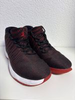 Jordan Sneaker schwarz rot Grösse 45 guter Zustand