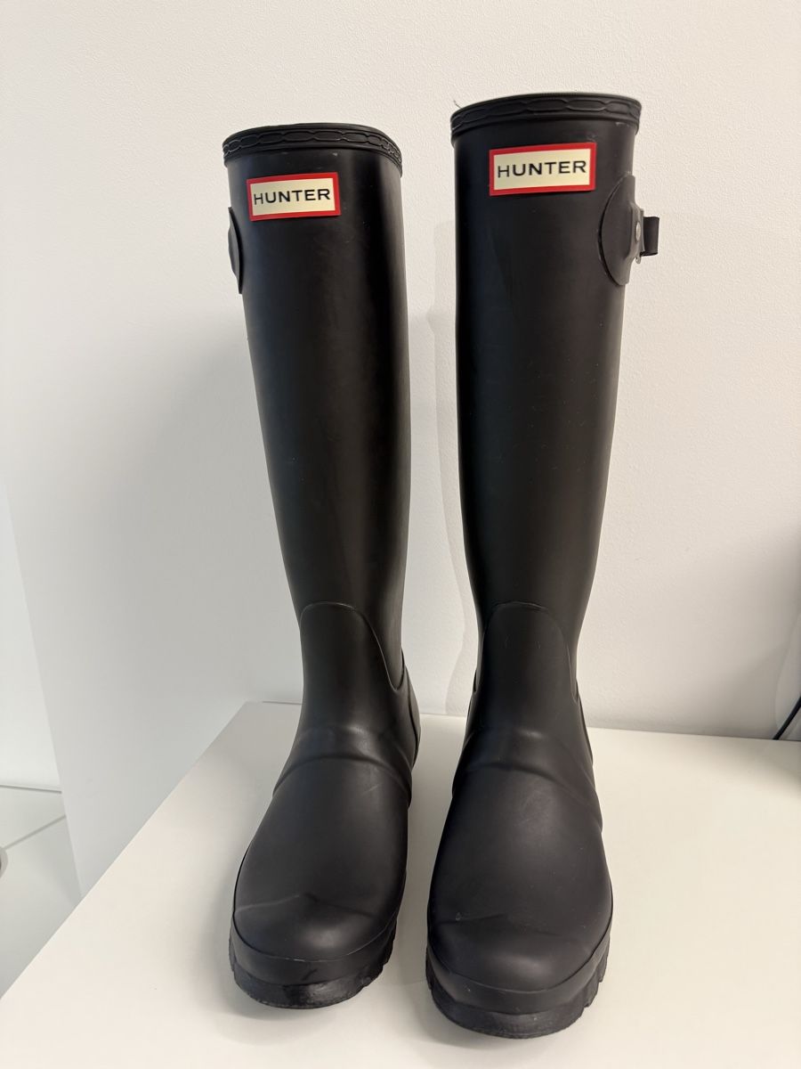 Hunter Scarpe da donna: HUNTER Gummistiefel dunkelblau  – Usato da Schlieren venduto da ana_ribeiro19