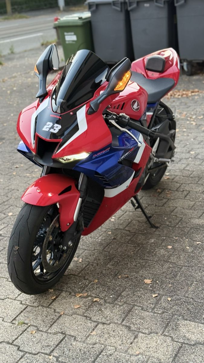 Honda Route: Honda CBR 1000RR-R – D'occasion à zürich par Boba 2