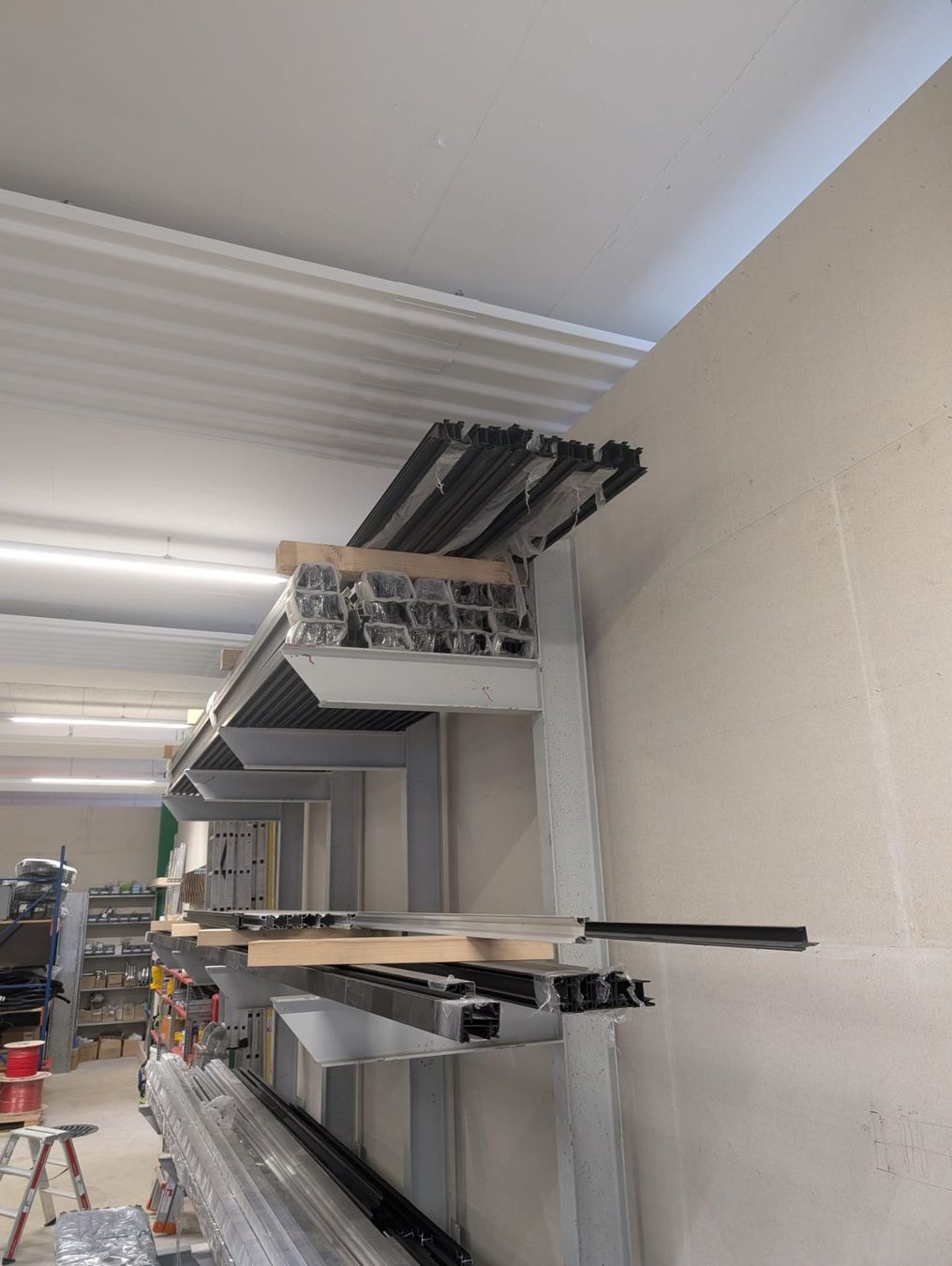 Dispositivi a energia solare: K2 InsertionRail 35, 5.40 m, schwarz - 19 Stück – Usato da Bazenheid venduto da Steinlin_Energie_AG