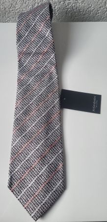 Cravatta in seta Yves Saint Laurent nuova