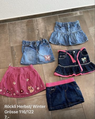 Set aus 5 Röcken Jeans und Cord Grösse 116 bis 122