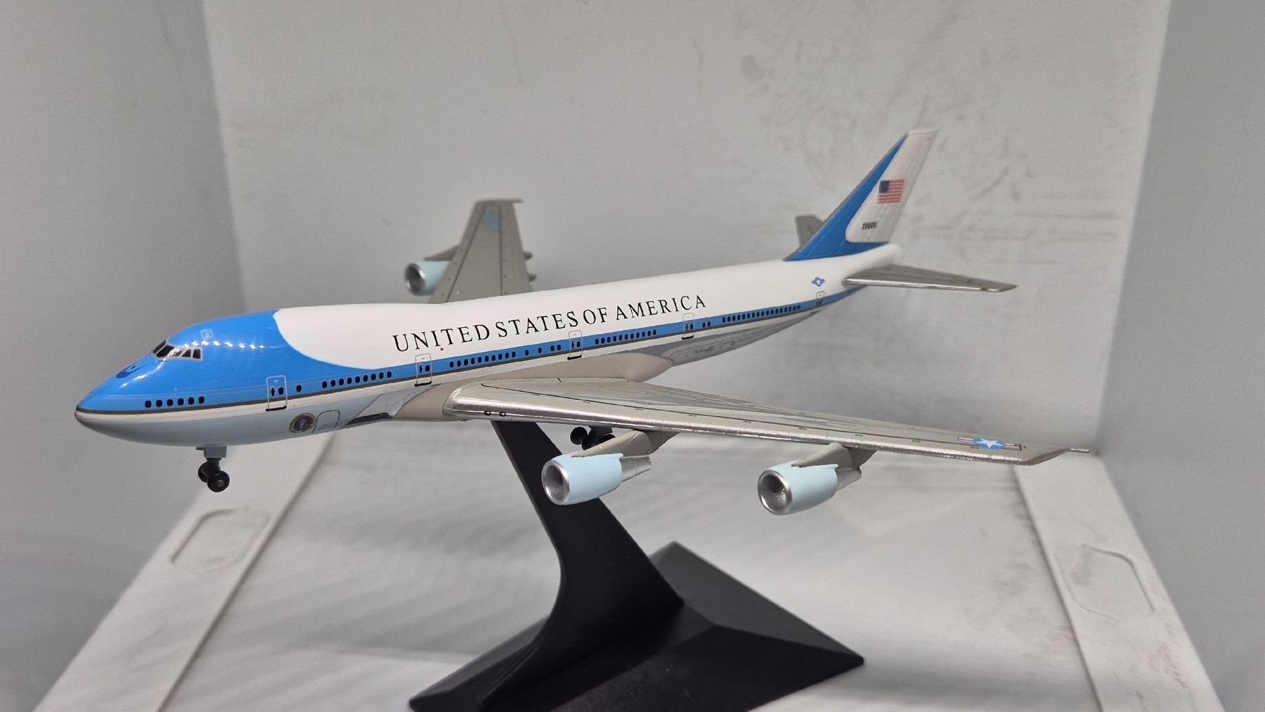 Boeing Kits de montage: Modellflugzeug VC-25A "Air Force One" 1/400 – D'occasion à Kernenried par veyron223