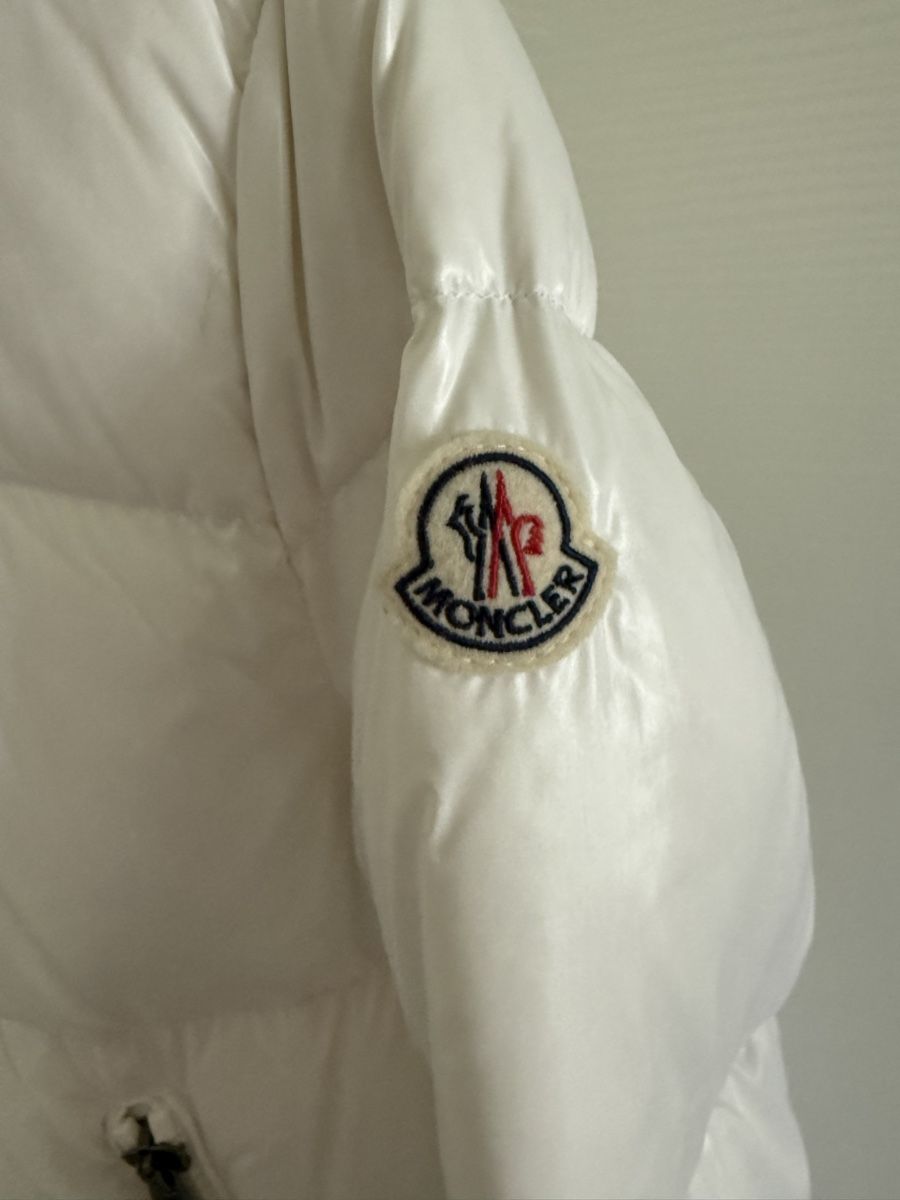 Moncler Giacche: Moncler Jacke – Nuovo (secondo la descrizione) da Davesco-Soragno venduto da tin_6xjv 1