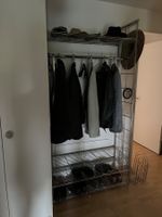 Futuristischer Garderobenständer / Kleiderständer aus Metall