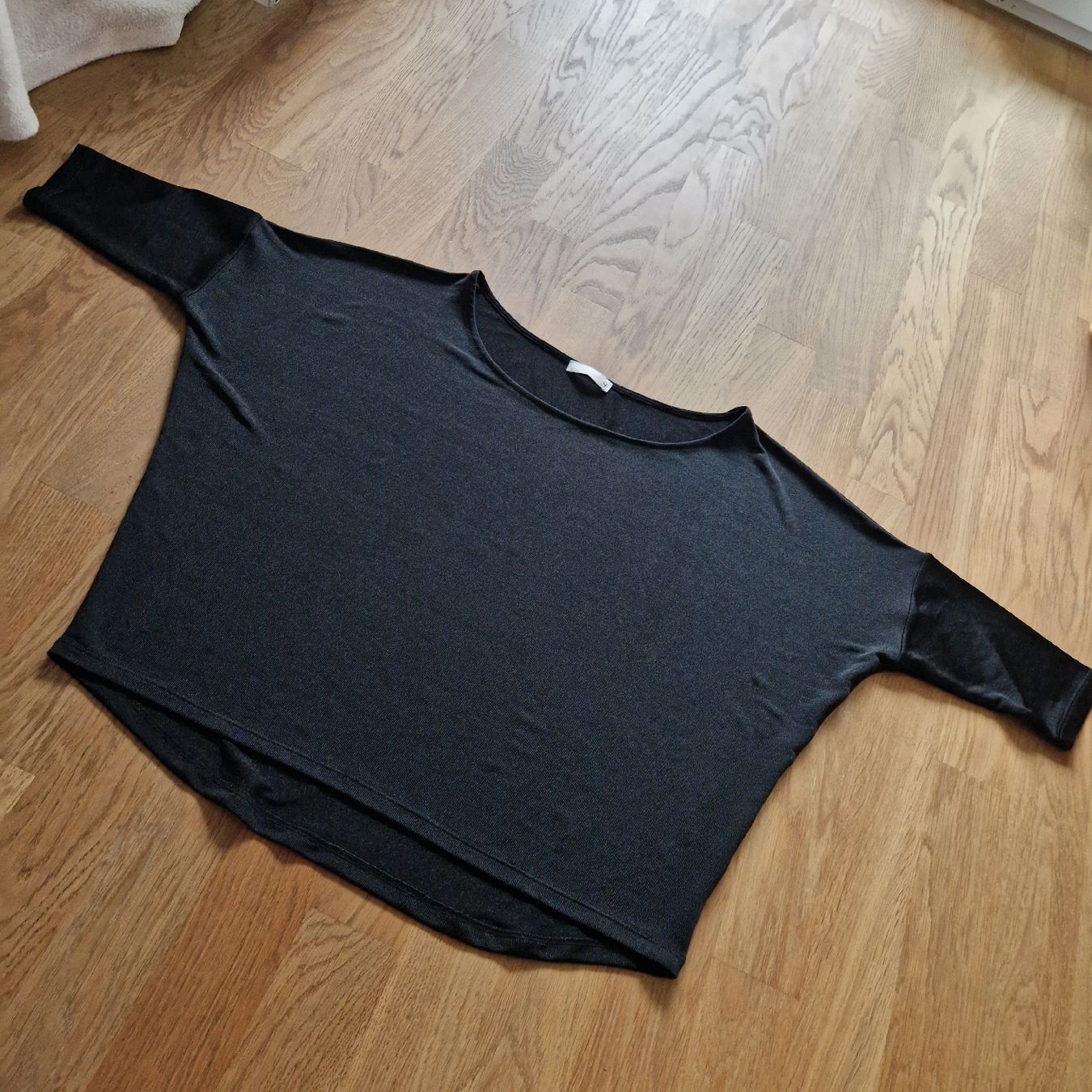 T-shirt: Schwarzes Oberteil,  Gr S - oversitzed, locker luftig – Usato da Nendeln venduto da witr_gliabt