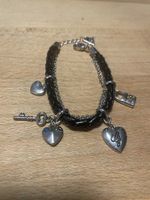 GUESS Armband mit Anhänger schwarz Lederoptik