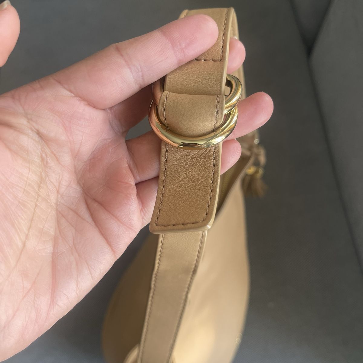 Ugg Borse: Stylische UGG-Ledertasche / Bucket Tasche – Nuovo (secondo la descrizione) da Bern venduto da dek_7bjd 7