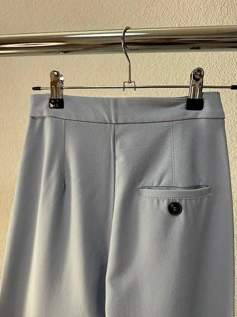 Pantaloni: Bershka Stoffhose hellblau Gr.34 – Usato da Uster venduto da lor_7by9 2