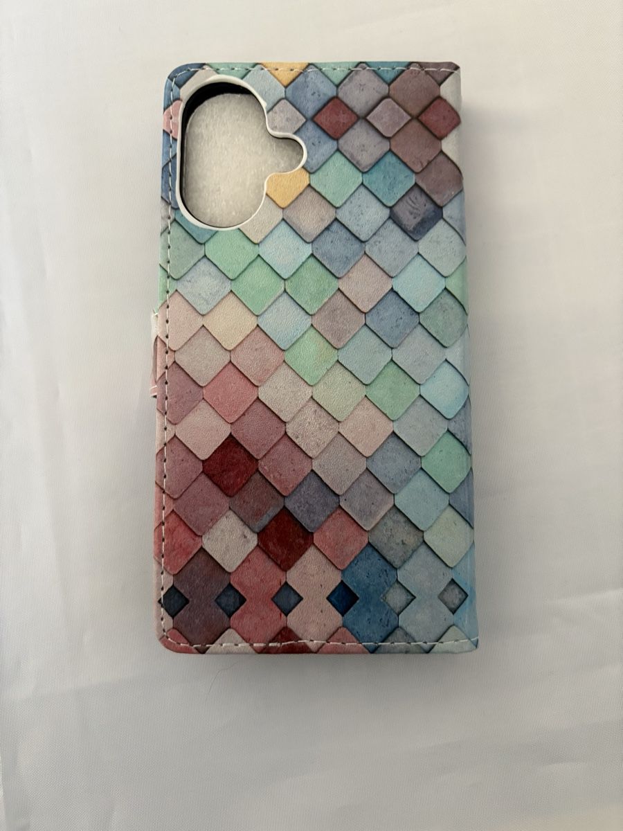 Cover & Protezioni schermo: iPhone 16 Kunstleder Tasche Hülle mit Kartenfach Gitter – Nuovo (secondo la descrizione) da Thürnen venduto da Lilie37 3