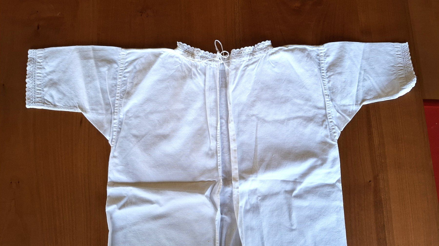 Chemises, T-shirts & Polos: 2 ANTIKE KINDERHEMDEN, SCHLÜTTLI – D'occasion à Grüningen par Kartensammler 3