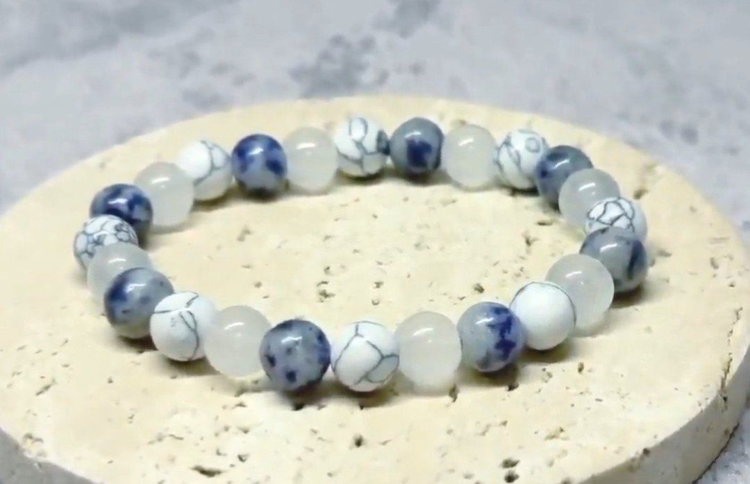 Bracciali & Braccialetti: Bracciale in Lapislazzuli e turchesi bianchi – Nuovo e nell'imballaggio originale da Claro venduto da Dona1785 1