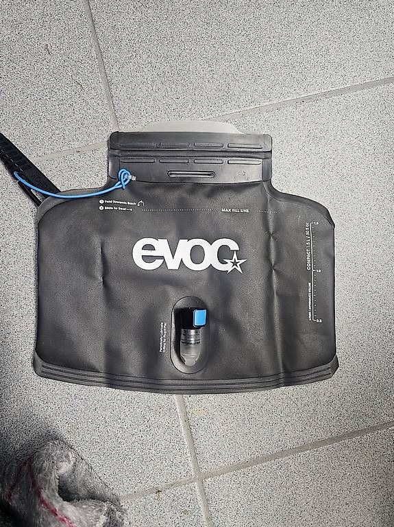 Rucksäcke: Bauchtasche mit Trinkbeutel – Gebraucht aus Rhäzüns von seluspeed 1