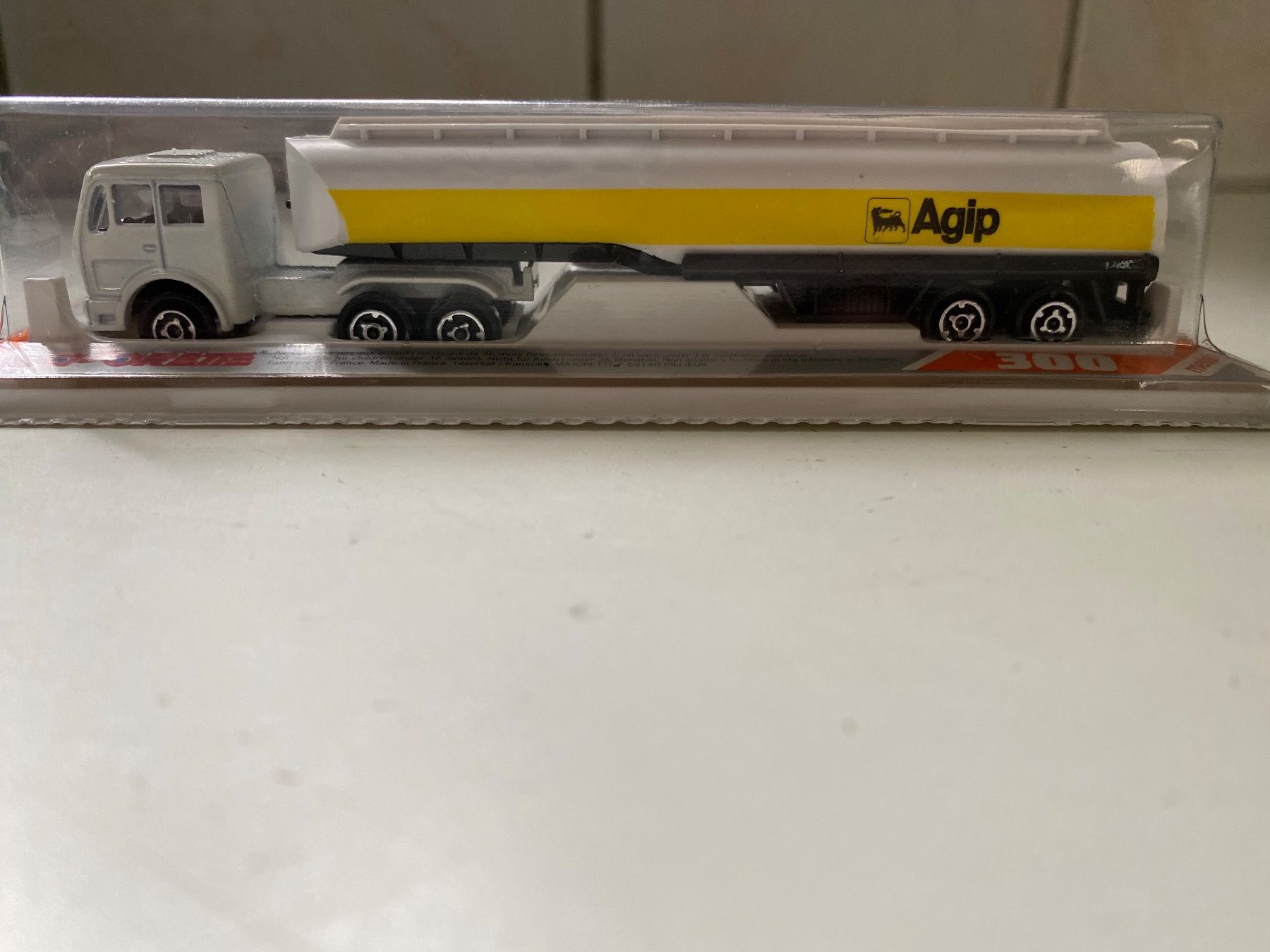 Majorette Modellini d'auto: Majorette 300 Agip Tanklastzug – Nuovo e nell'imballaggio originale da Zürich venduto da DidierTG