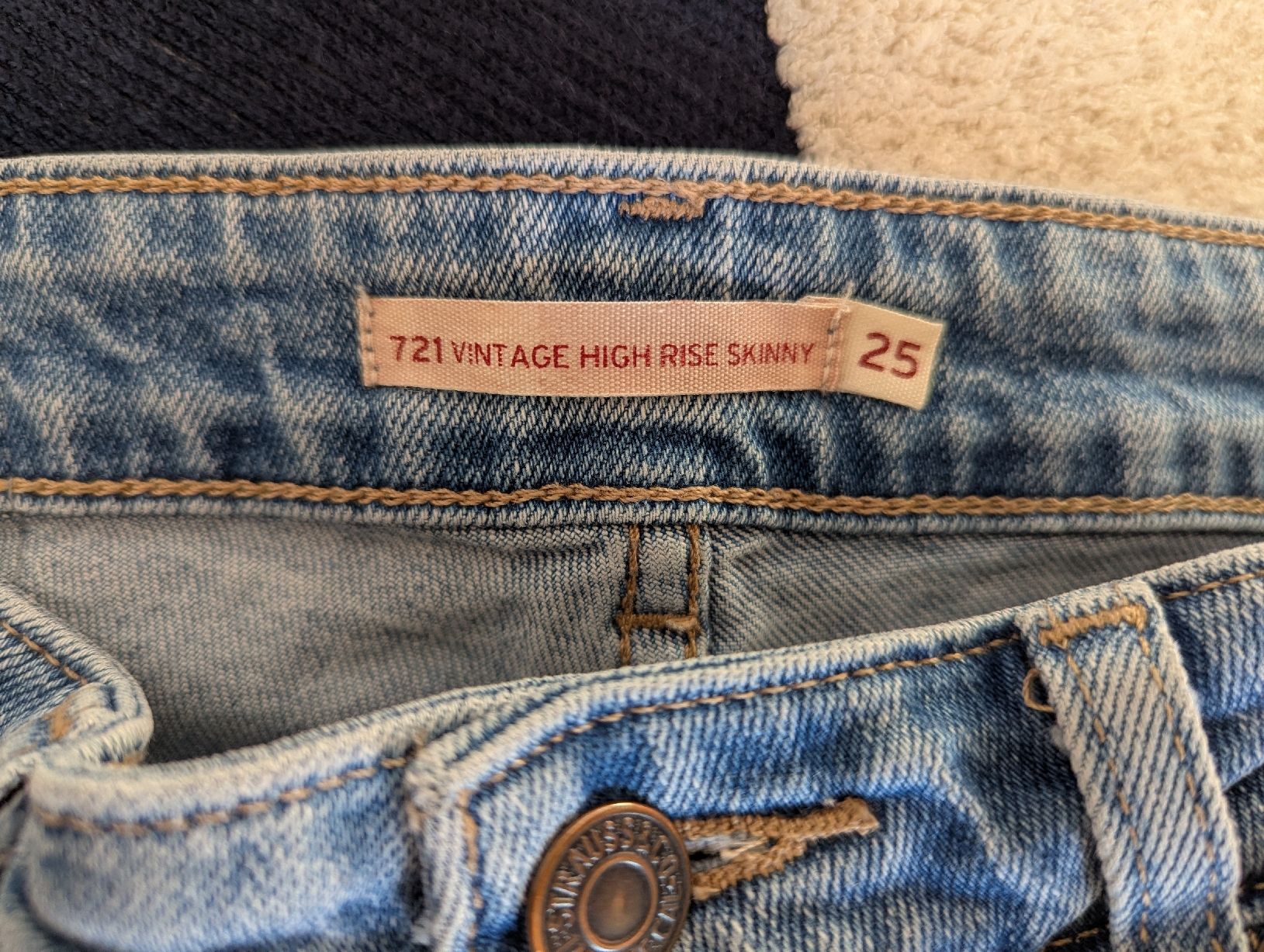 Levi's Jeans: jean Levi's 721 taille 25/32 – Nuovo (secondo la descrizione) da Montreux venduto da dem_gyt9 4