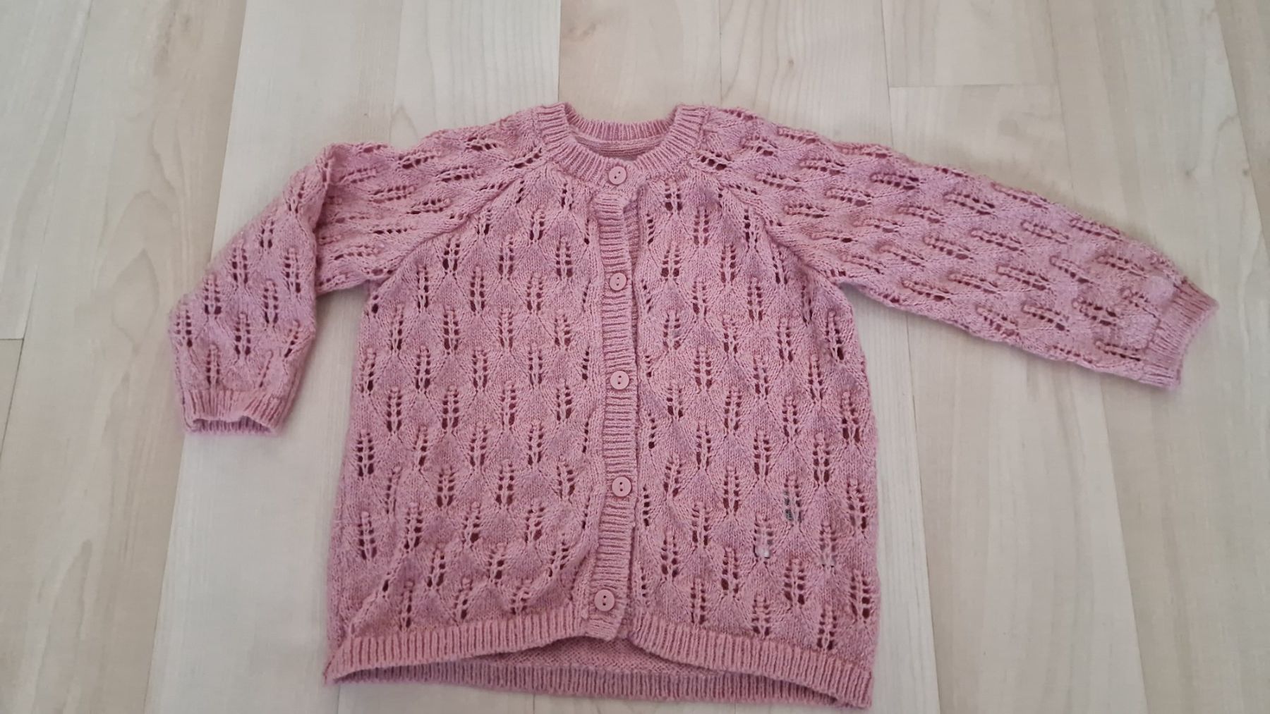 H&M Maglioni & Felpe: Hübsches rosa Strickjäckli gr74 – Usato da Winterthur venduto da Mmondeo