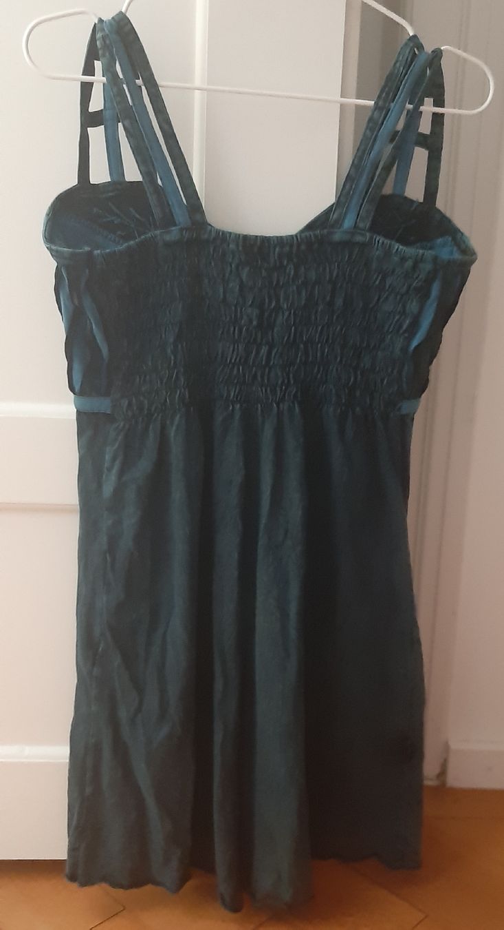 Vestiti: NEU! Einzigartiges Kleid  Gr.S NEU Preis 65 Fr. – Nuovo e nell'imballaggio originale da Zürich venduto da Venecia25 2