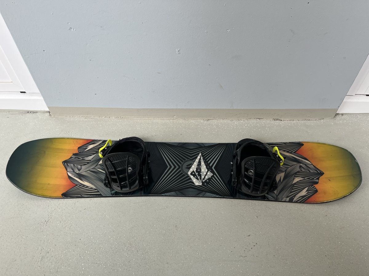 Jones Board: Top Jones Snowboard 115cm inkl. Bindung – Usato da Horgen venduto da pupcia01 5
