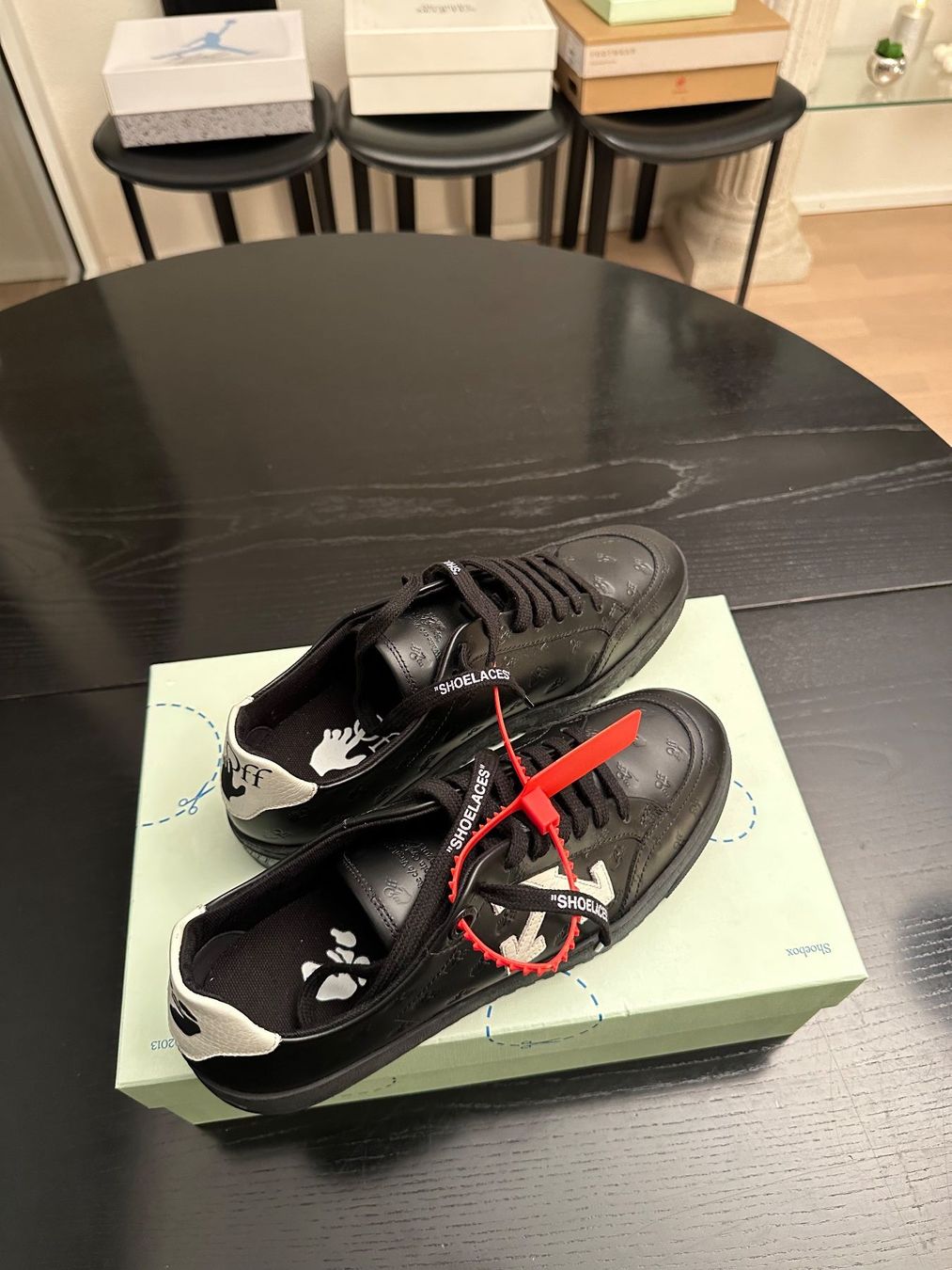 Off-White Scarpe da donna: neue Off-White Sneaker Monogramm Arrow 2.0  Gr.39.5  Np598.- – Nuovo e nell'imballaggio originale da Arlesheim venduto da NelDosSantos 2