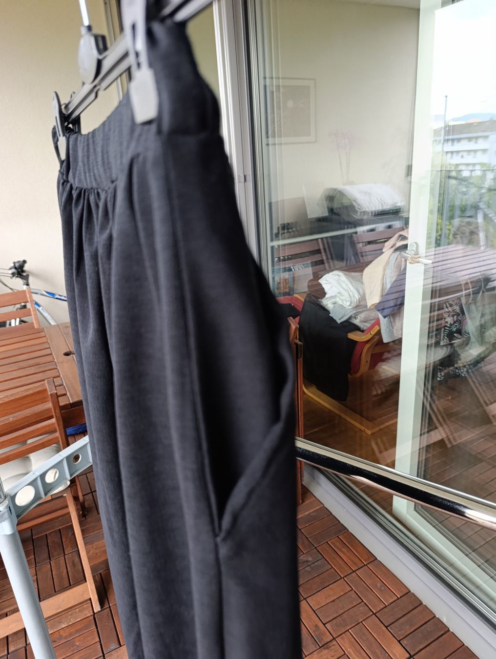 Pantaloni: Damen leichtere schwarze Hose, Gr 40 – Usato da Zürich venduto da VorlonShadow 2