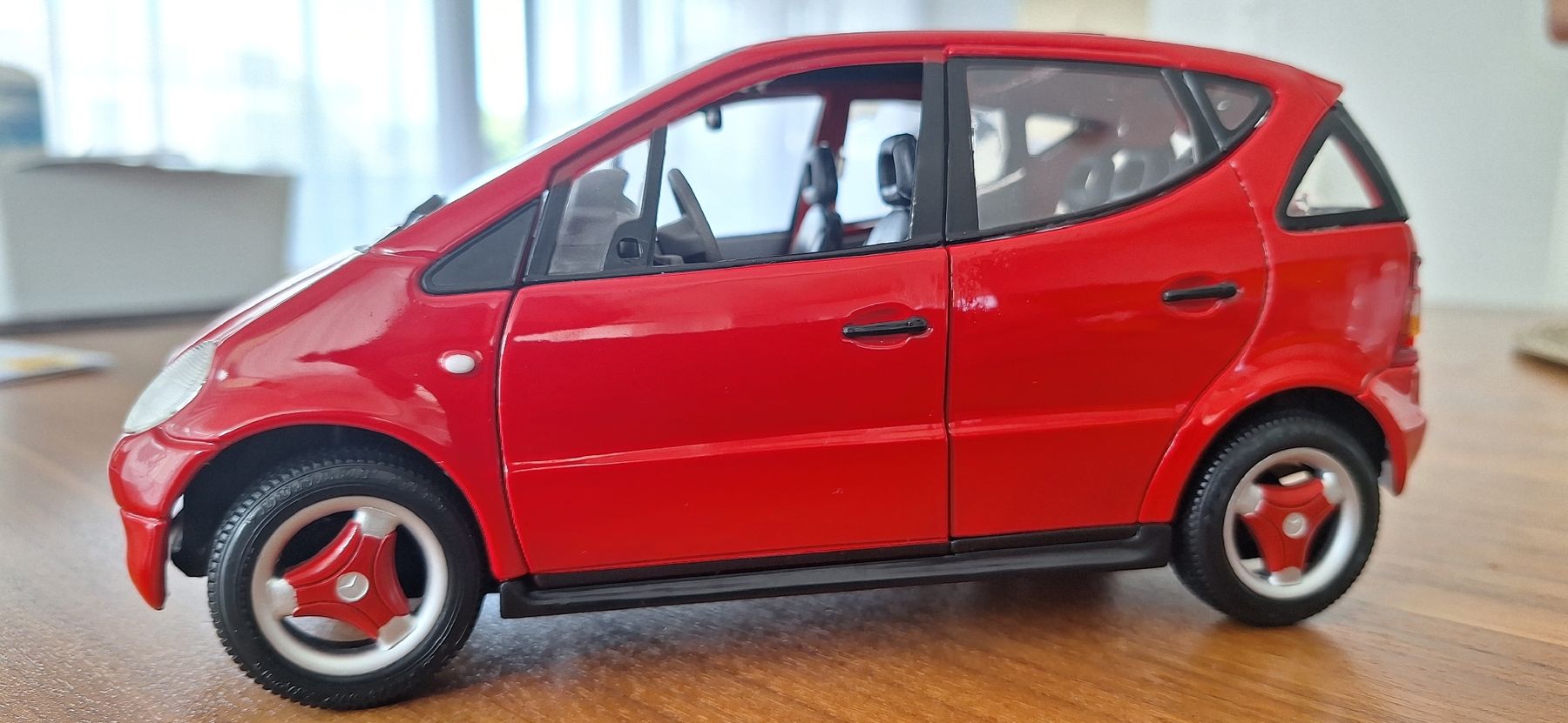 Mercedes-Benz Modellini d'auto: Mercedes Modell A 140 1:18 – Nuovo e nell'imballaggio originale da Brugg AG venduto da bacbac5757 4