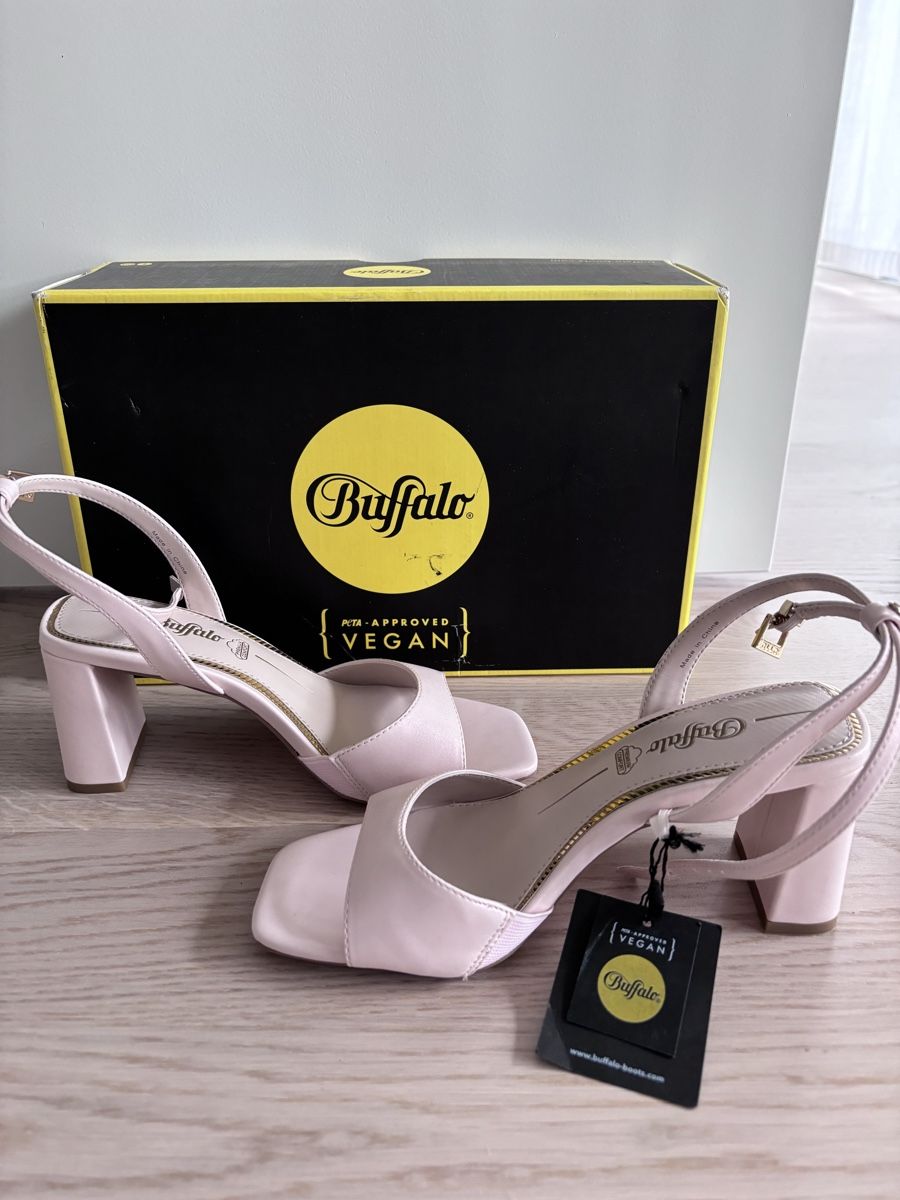 Buffalo Scarpe da donna: Buffalo - Riemensandalette - Top – Nuovo (secondo la descrizione) da Weinfelden venduto da can_r565 2