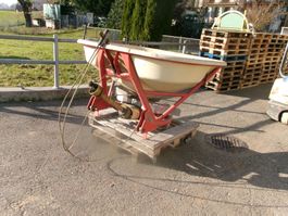 Vicon Düngerstreuer  500 Liter  mit Gelenkelle