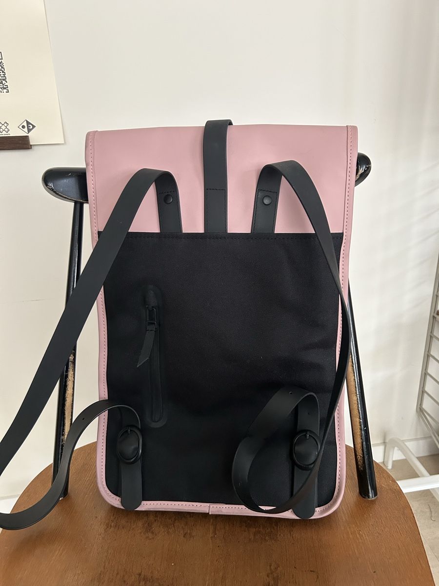 Rains Zaini: RAINS Backpack in Pale Pink - Stylish, Waterproof! – Usato da Zürich venduto da fan_z5fl 2