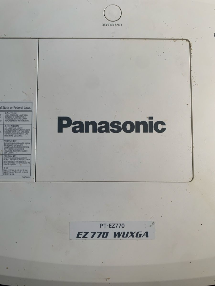 Panasonic Proiettori: Panasonic PT-EZ770 WUXGA Projektor Beamer – Usato da Opfikon venduto da Safside 1