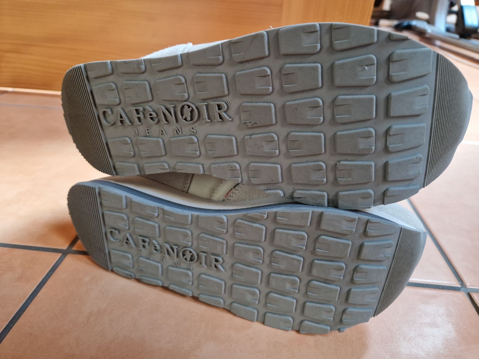 Scarpe da donna: Cafènoir Sneaker beige 38 – Usato da Lichtensteig venduto da Cocabana_16 5