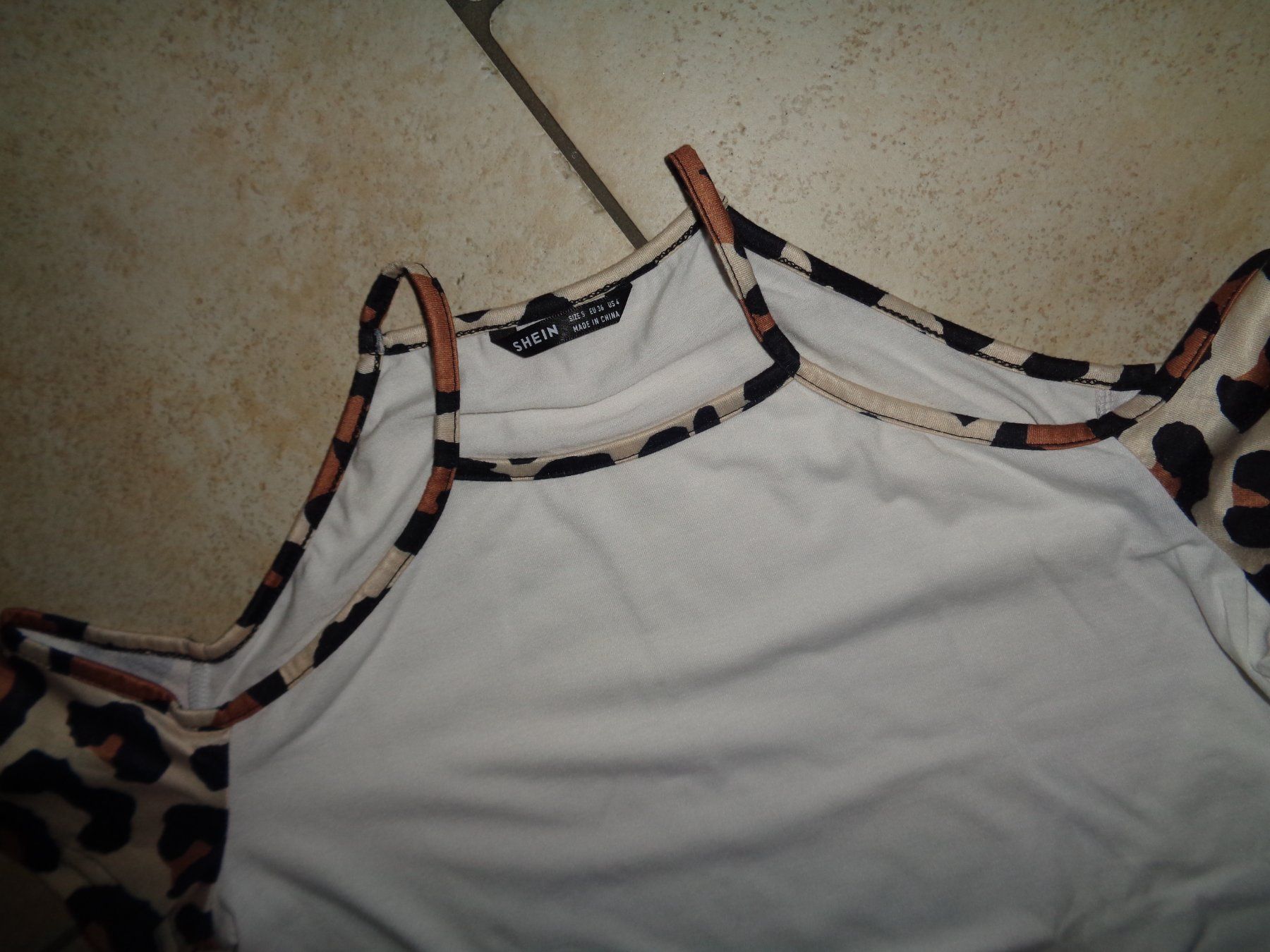 Shein T-Shirts: Shirt  Shein  Grösse XS/36 – Gebraucht aus Kreuzlingen von Robi-2003 1