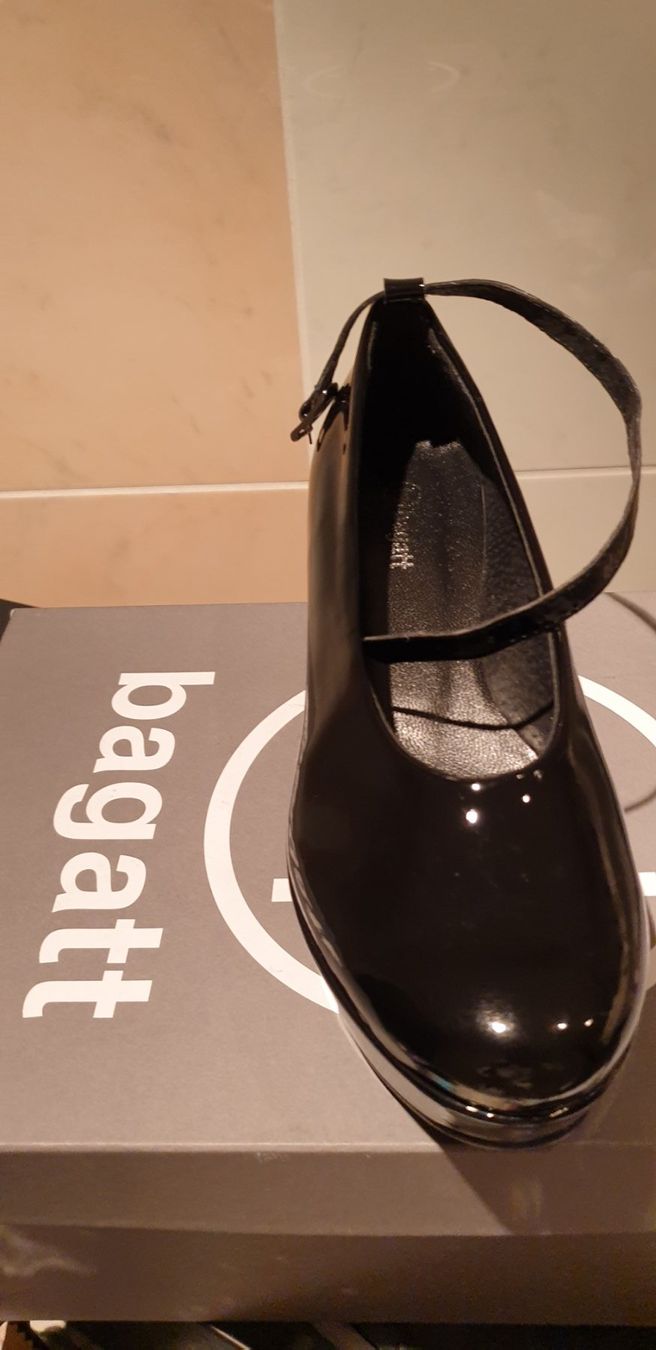 Scarpe da donna: Lackschuhe mit Plateau & Fesselriemen NEU, Gr. 37 – Nuovo e nell'imballaggio originale da Wettswil venduto da the_jr6l 3